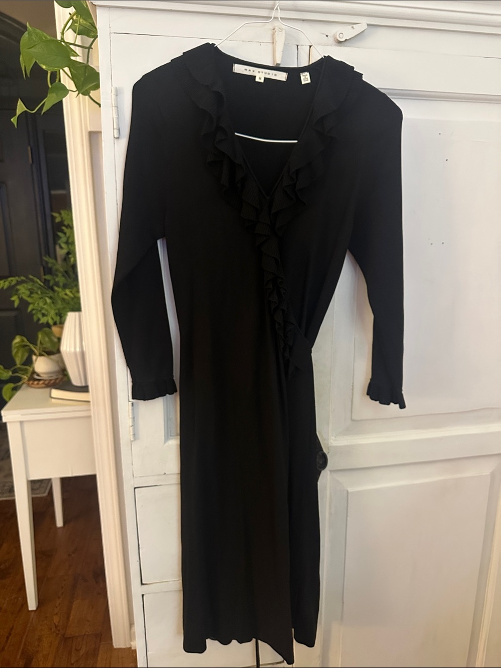 Max studio Black Ruffle-Trim Long Sleeve Wrap Dress size medium